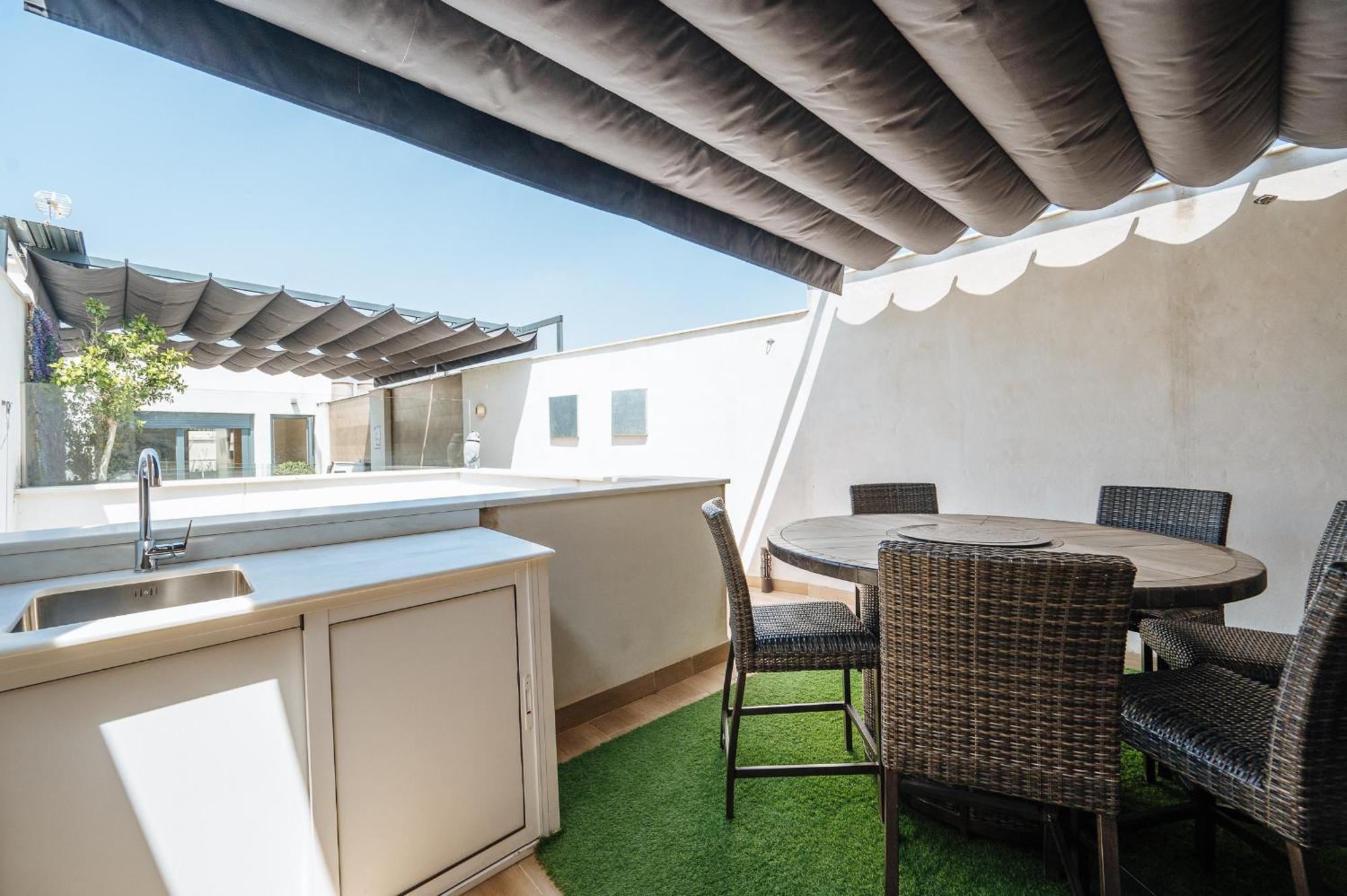 Elegant Duplex 3 Master Bedrooms And Private Sevilla Eksteriør billede