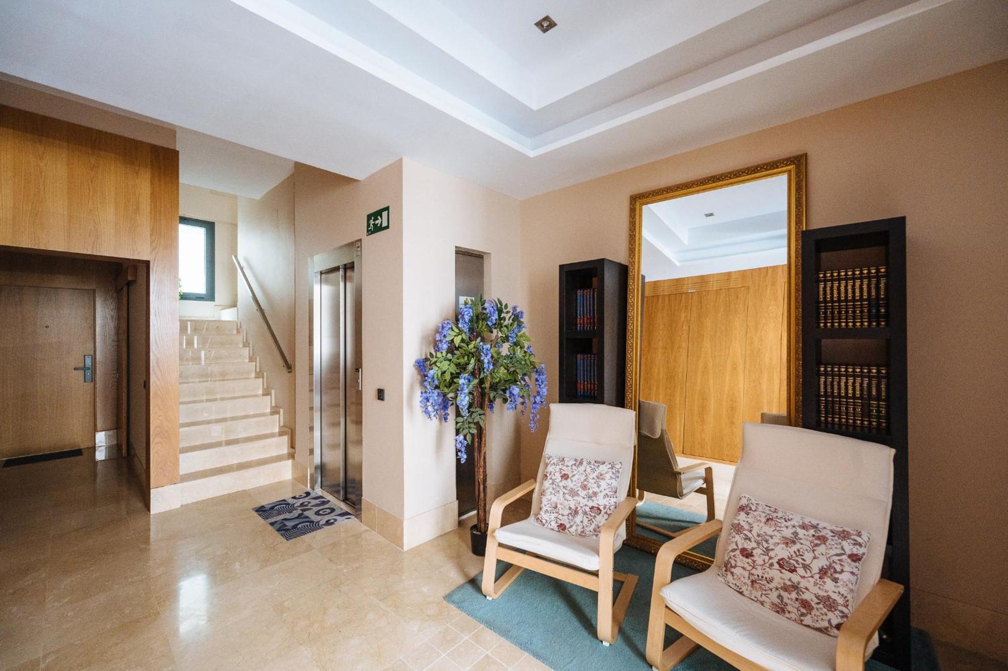 Elegant Duplex 3 Master Bedrooms And Private Sevilla Eksteriør billede
