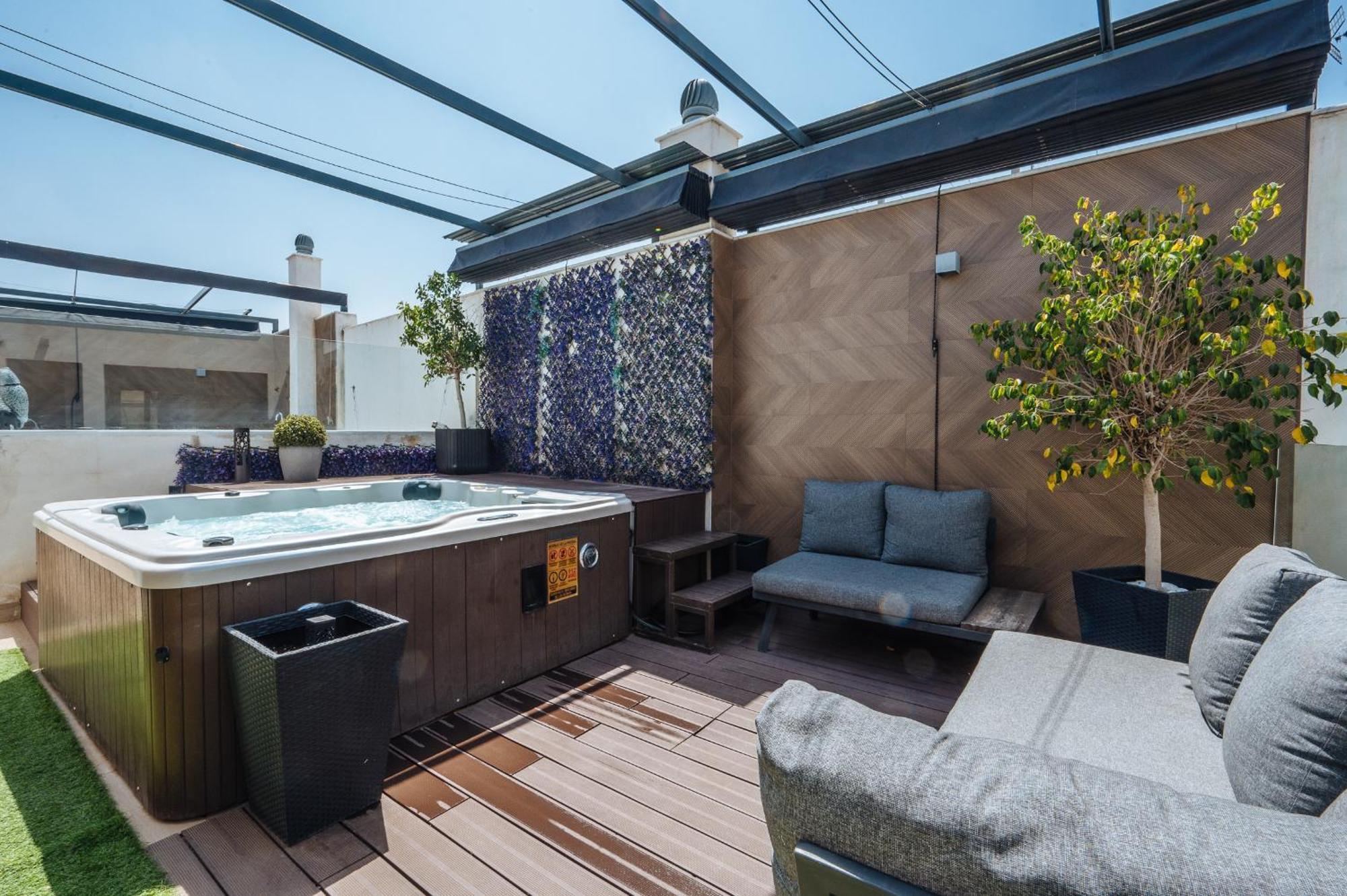 Elegant Duplex 3 Master Bedrooms And Private Sevilla Eksteriør billede